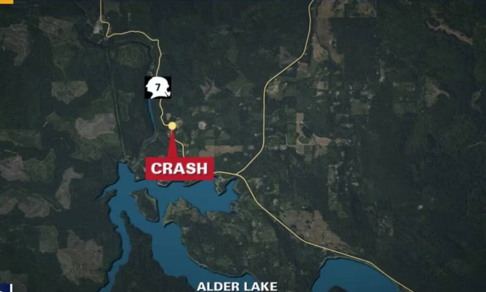 Map snippet marking a crash north of Alder Lake on Route 7, with a red CRASH label and yellow pin along a winding road.