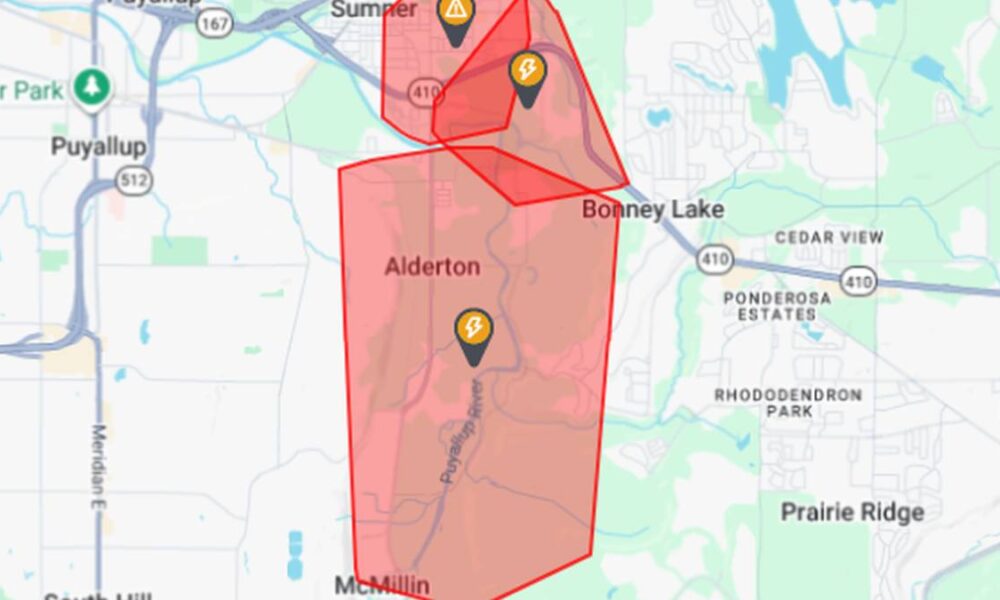 Map with red outlined outage zones centered on Alderton and extending toward Bonney Lake and McMullen, with lightning icons indicating outages.