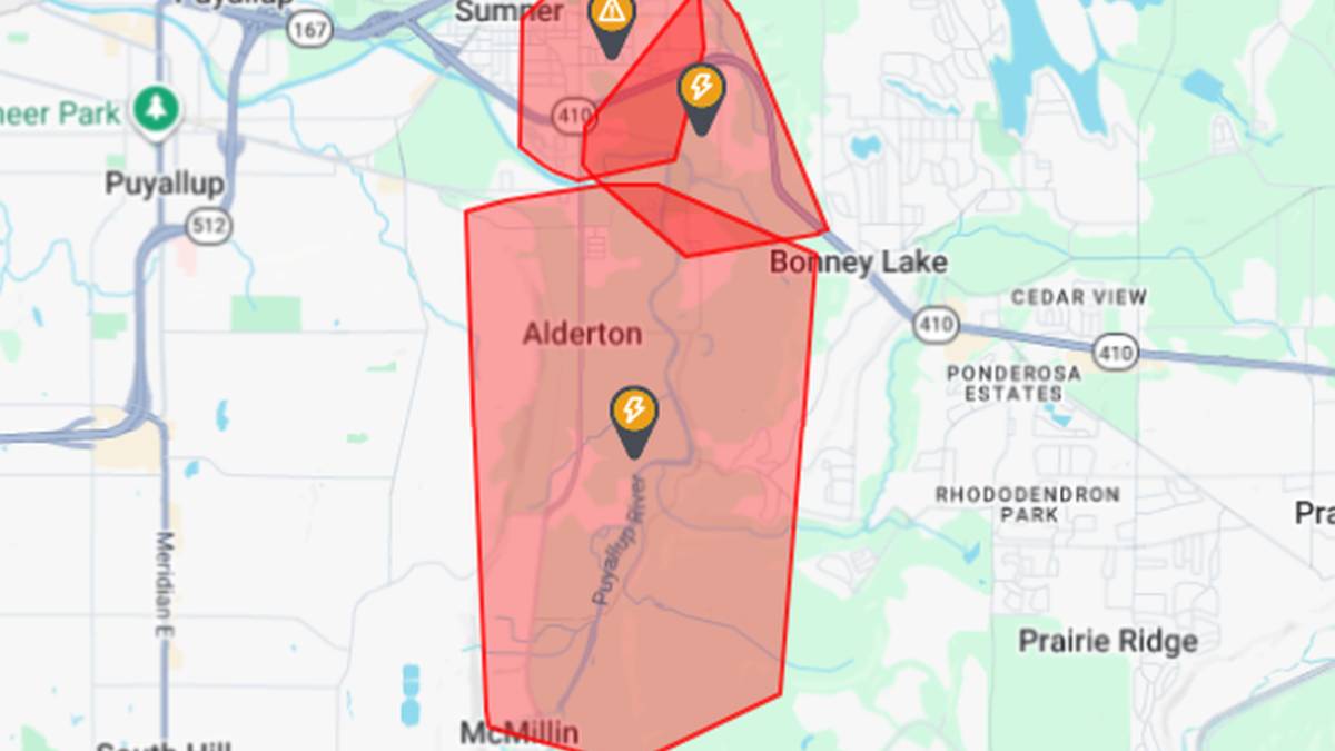 Map with red outlined outage zones centered on Alderton and extending toward Bonney Lake and McMullen, with lightning icons indicating outages.