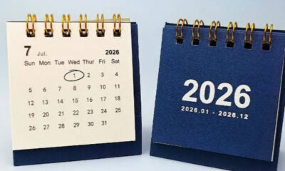 Two mini desk calendars for 2026: left page shows July with the 1 circled, right page shows a bold 2026 and the date range 2026.01–2026.12.
