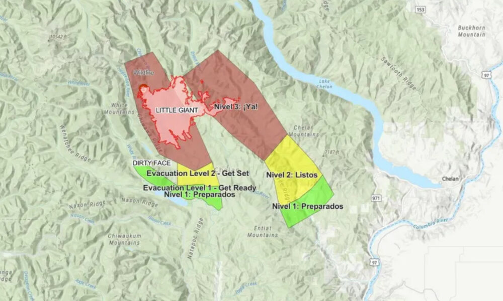 Emergency evacuation map for a wildfire area with color-coded zones: green Level 1, yellow Level 2, red Level 3 around Little Giant and Chelar Mountains near the river.