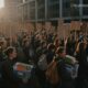 Работники школ Сиэтла на собрании перед возможной забастовкой