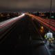Бригада проверяет электрический шкаф на неосвещенном участке I-5