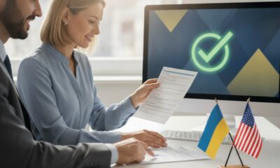 Украинский работник проверяет документы TPS и разрешение на работу в США
